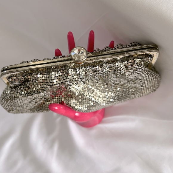 Excellent Condition Whiting & Davis Vintage Silver Mesh Bag with Crystal Closure - Picture 5 of 8